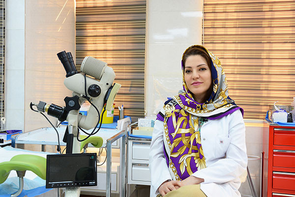 دکتر فاطمه خانی زاده جراح زنان در تهران